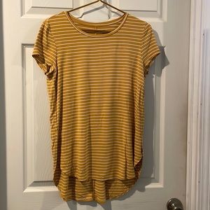 🌻5 for $25🌻Girl’s XXL Mustard Striped T Shirt